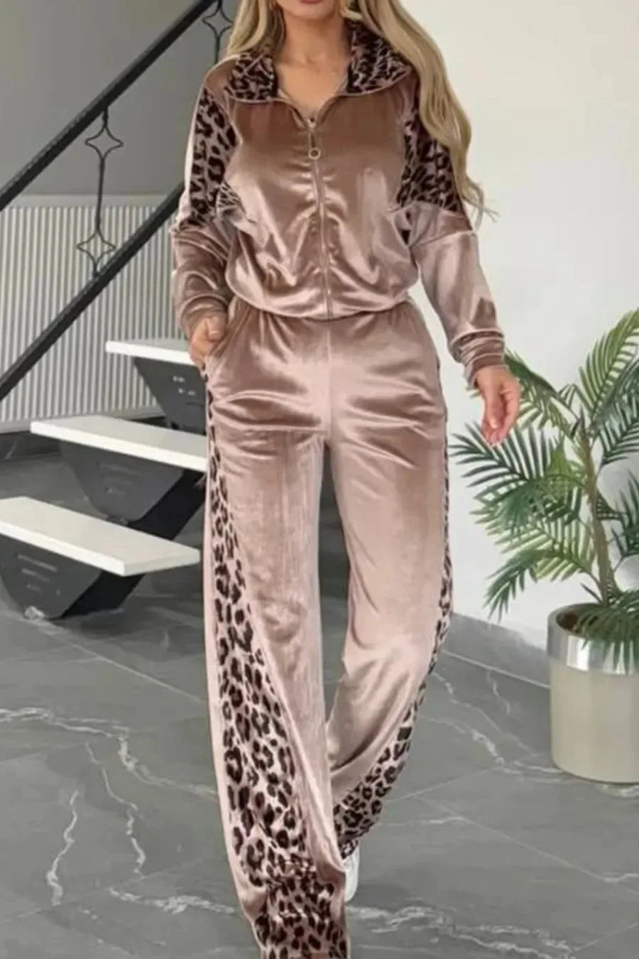 Women's 2-piece Set Retro Leopard Print Zipper Bomber Jacket Sweatshirt + High-waisted Trousers Sets Women's Velvet Pants Suit