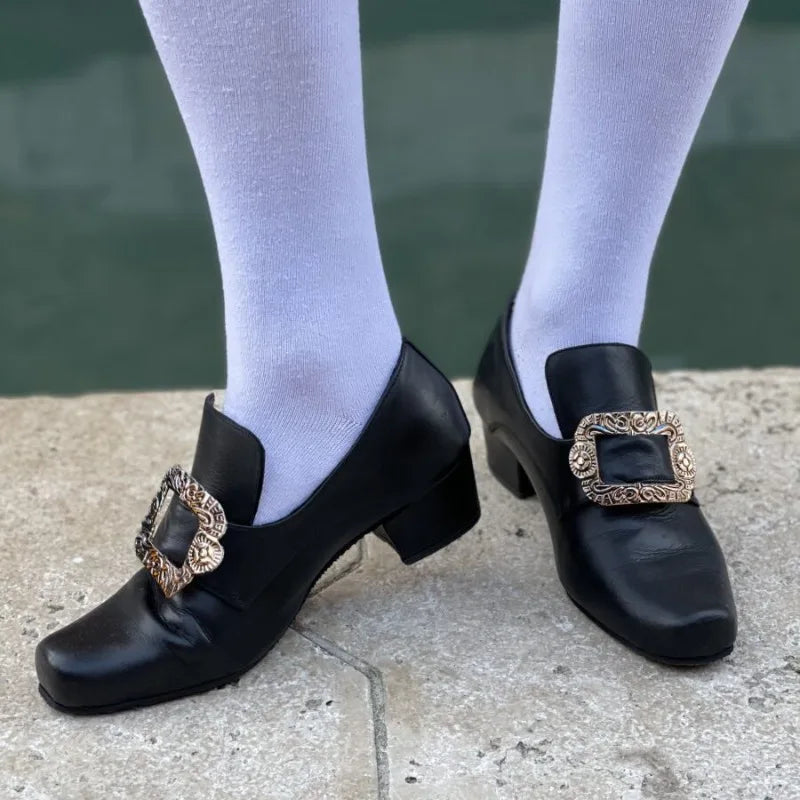 2026 New Men's Shoes Victoria Retro Women High Heels Medieval Renaissance Role Playing Party Shoes Chunky Heel Men Leather Shoes
