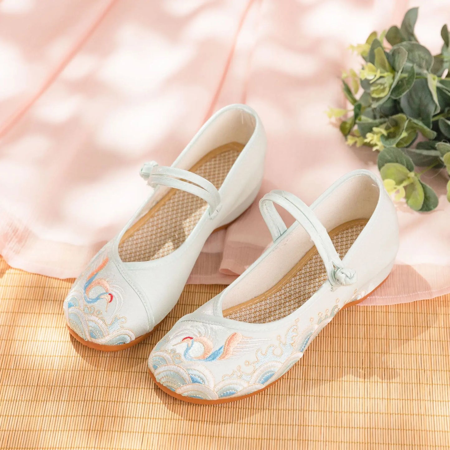 Embroidery Old Beijing Cloth Shoes Streetwear Embroidery Casual Vintage Cheongsam Autumn Sneakers Women Shoes Ethnic Style
