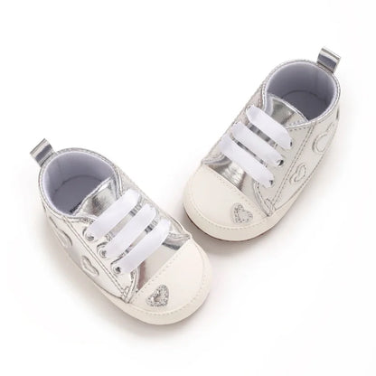 Baby Learning Walk Shoes, Silver Gold Shiny Heart Patch Baby Crib Shoes, Soft Light Cute Newborn Boys Girls Footwear 0-1 Year