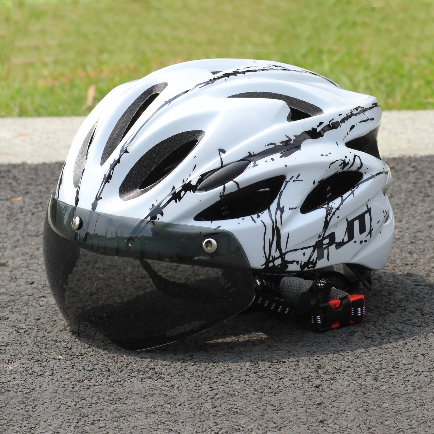 PJT Ultra-Light Magnetic Goggles Bicycle Helmet Lightweight PC Shell & EPS Foam Construction Cycling Helmet MTB Bike Helmet