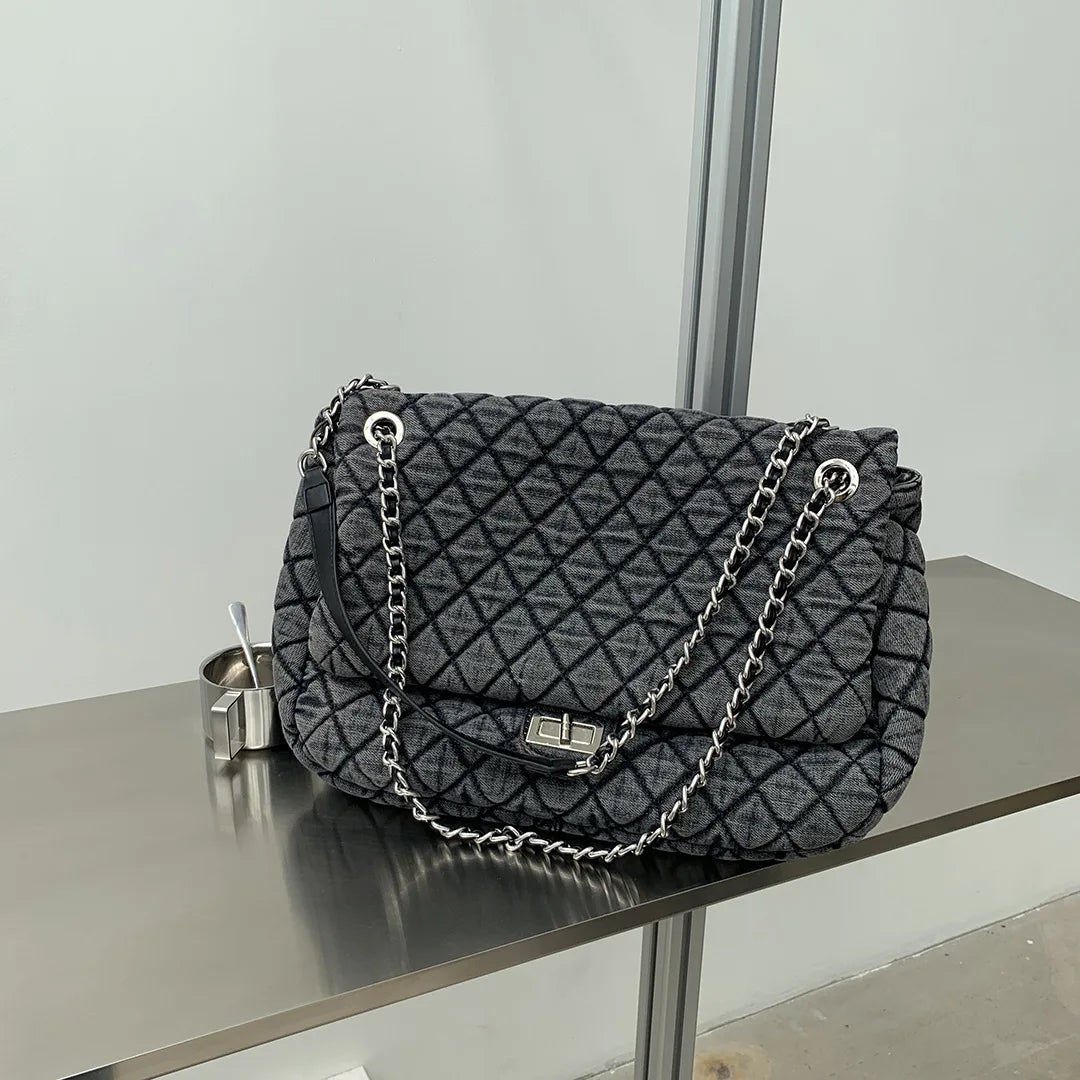 Embroidered lattice wash cloth large capacity leisure shoulder bag rhombus middle chain crossbody bag