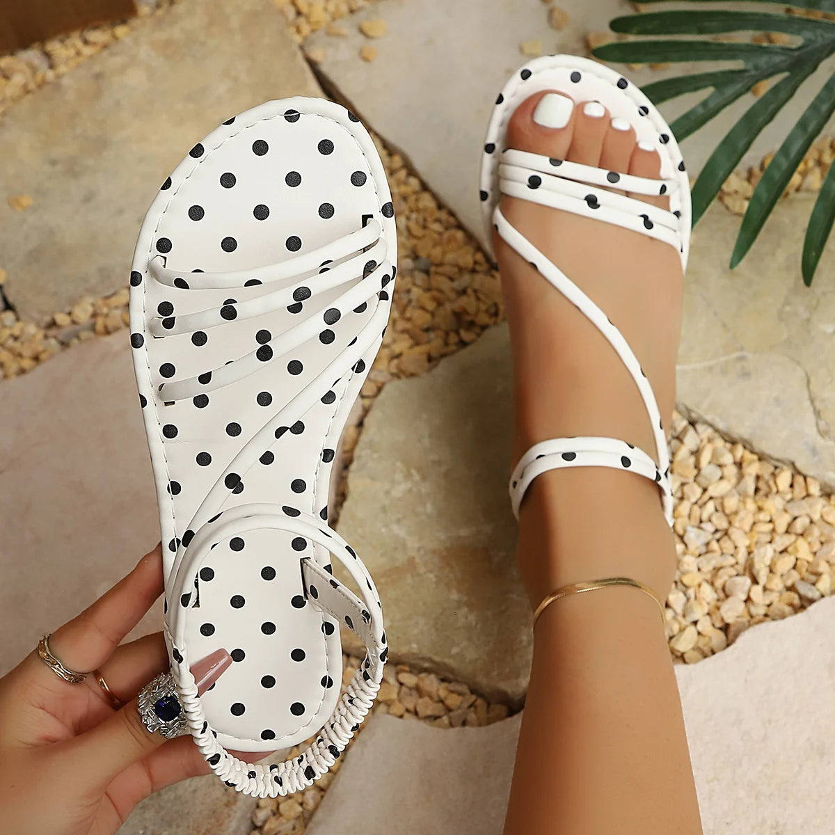 Summer Retro Dot Print Strappy Flat Sandals Ladies Elastic Back Strap Casual Sandals