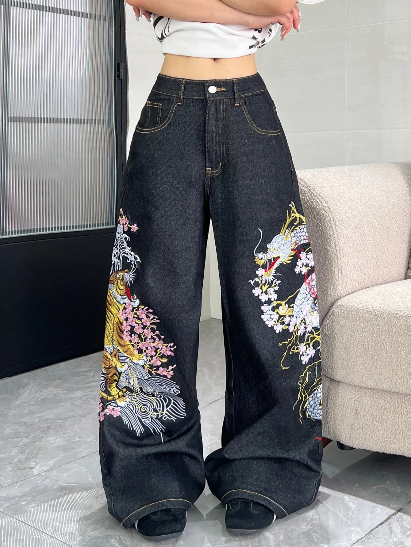 1 Pc American Retro Dragon And Tiger Embroidered Loose Jeans For Women, Street Hip-Hop Fashion Versatile Black Wide-Leg Pants