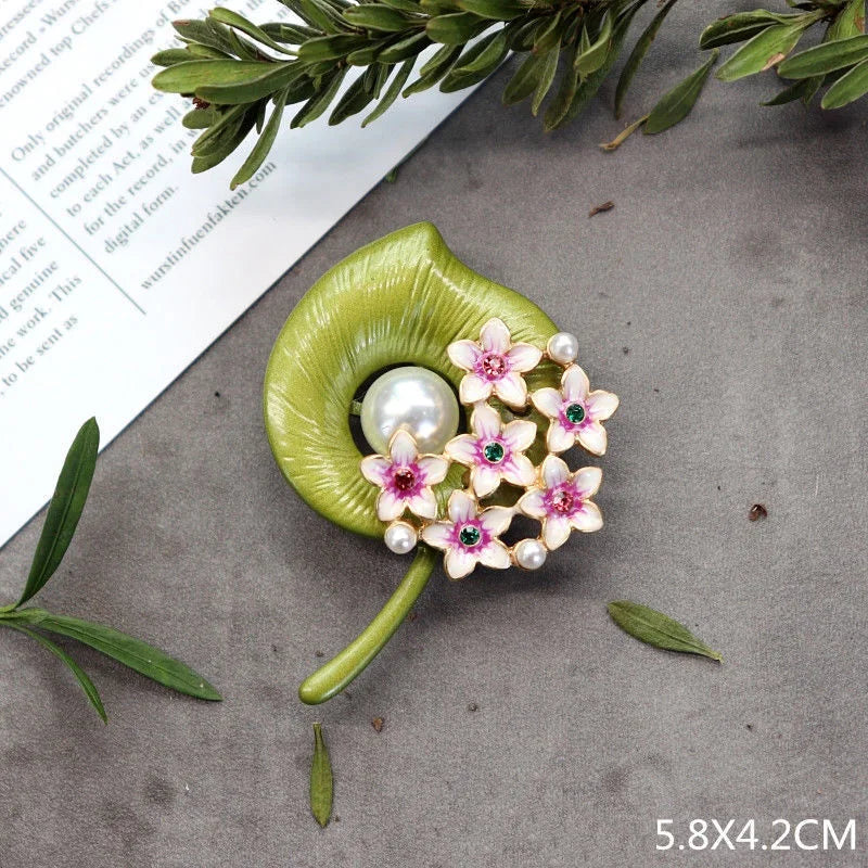 Creative Handmade Exquisite Green Plant Brooch Corsage Woman Retro Pearl Brooches Coat Accessories Jewelry