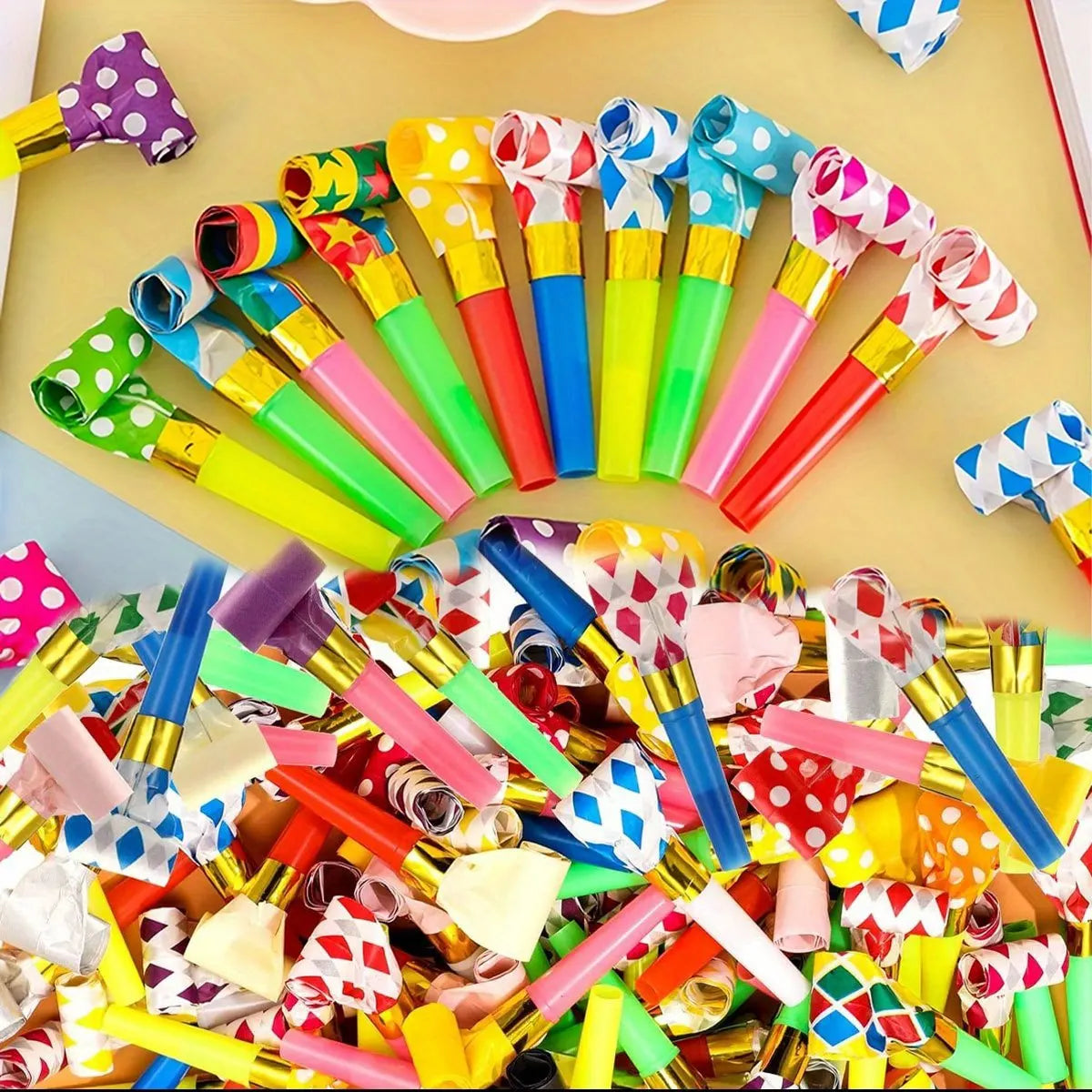 28/56pcs Long Nosed Whistle Creative Party Sounding Atmosphere Making Props Plastic Party Blowers Fun Whistles ZSY