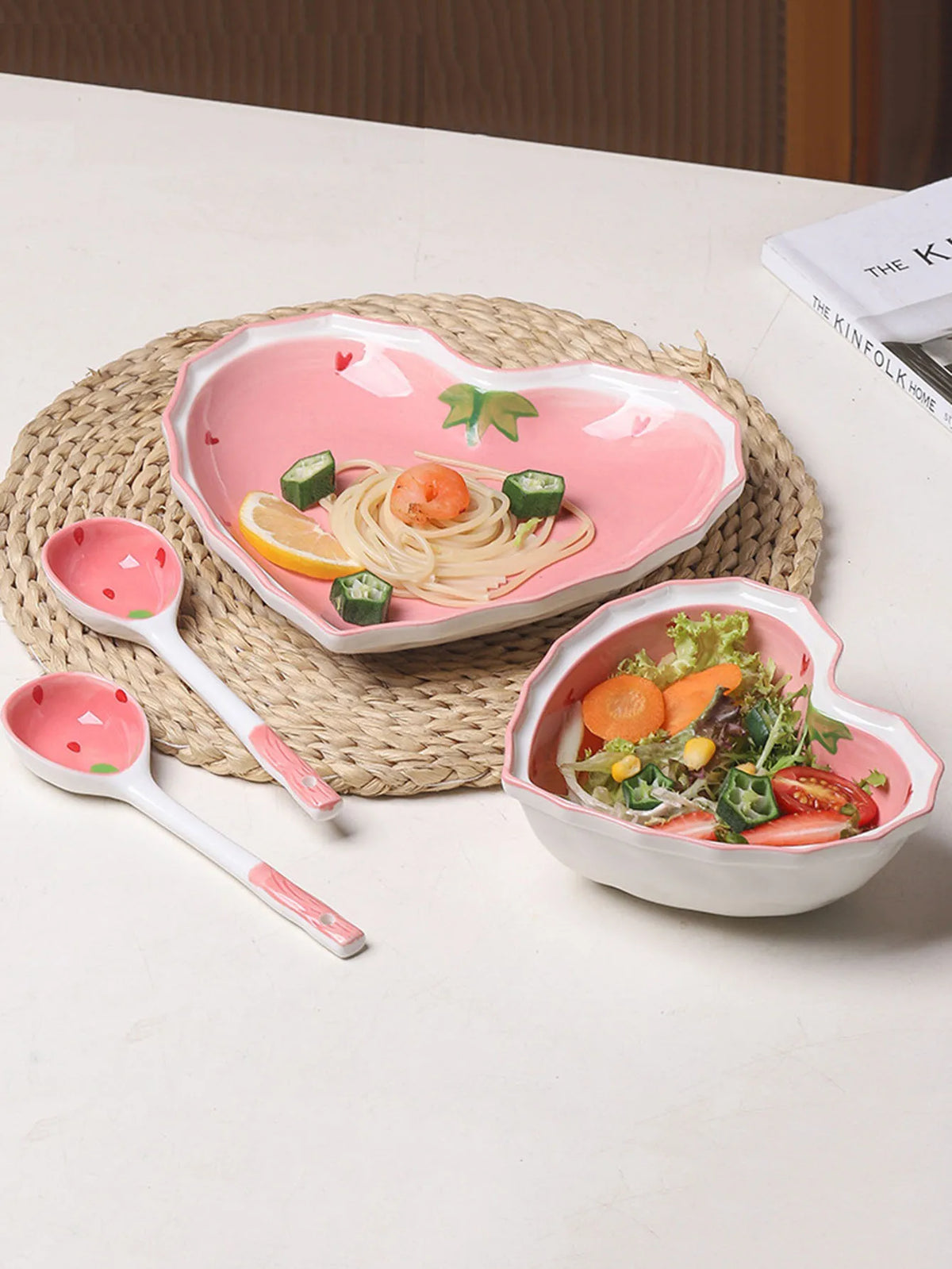 3pcs Strawberry Bowl Spoon Plate Set Beautiful Girl Heart Bowl Salad Bowl Dessert Household Tableware