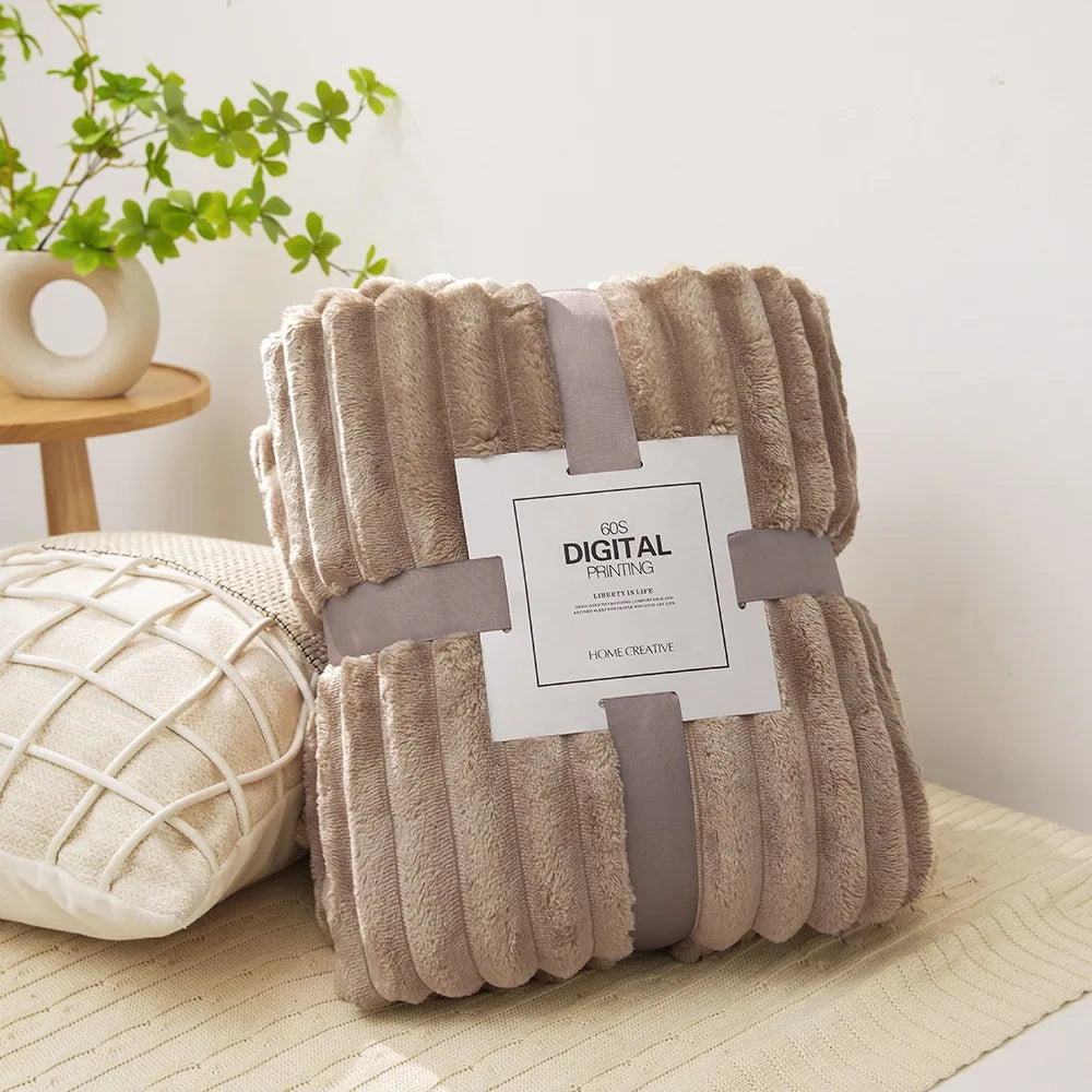 Ultra Soft Fleece Bed Throw Blankets for Lunch Rest Double Sided Warm Blanket Skin-Friendly Warm Conditioning Quilt Breathable