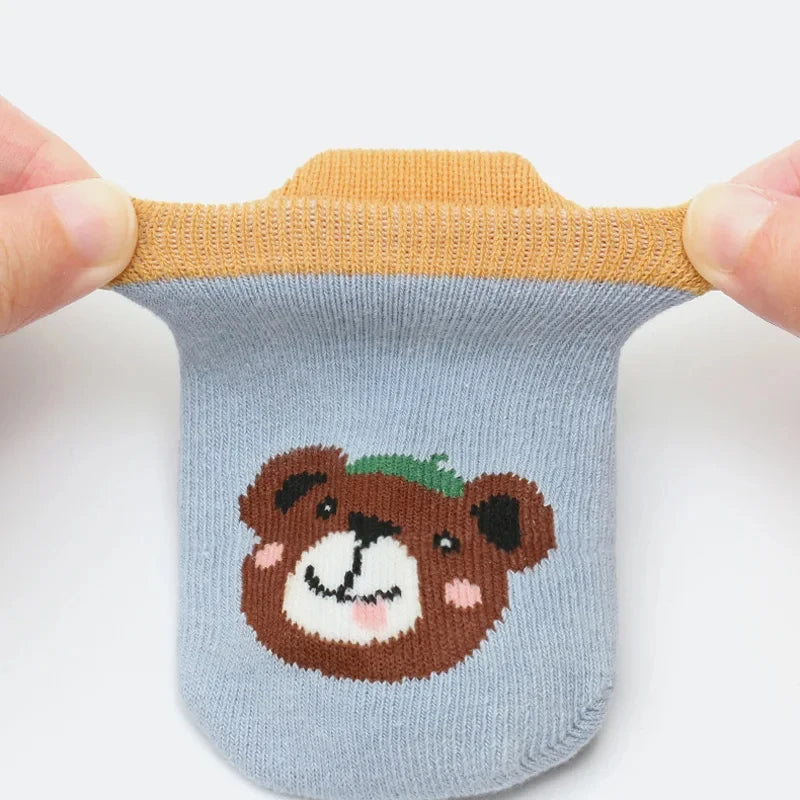 6 pairs of boys and girls' anti slip socks with cute cartoon animal patterns, comfortable and breathable baby floor socks