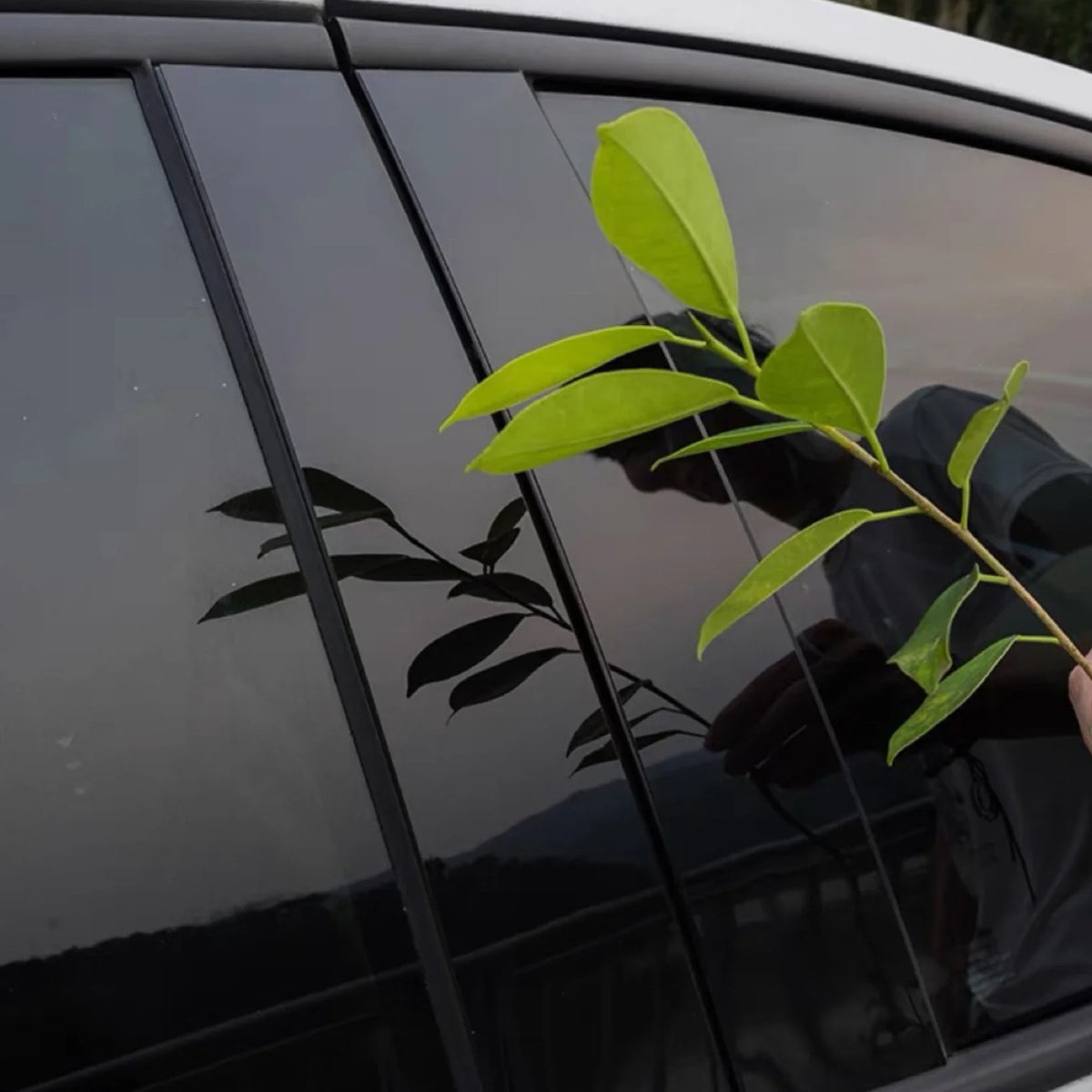 4pcs Silver Carbon Glossy Black Pillar Posts Fit For Fit For SsangYong Tivoli 2015 2016-2023Door Side Decor Window Cover Sitcker