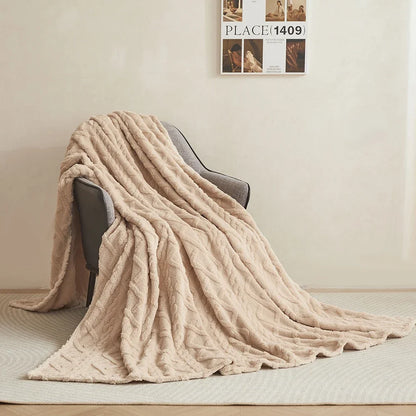 Fluffy Coral Velvet Throw Blanket – Soft Plush & Warm, Thickened Flannel, Comfortable for  Air-Conditioned Room, Luxury Decor