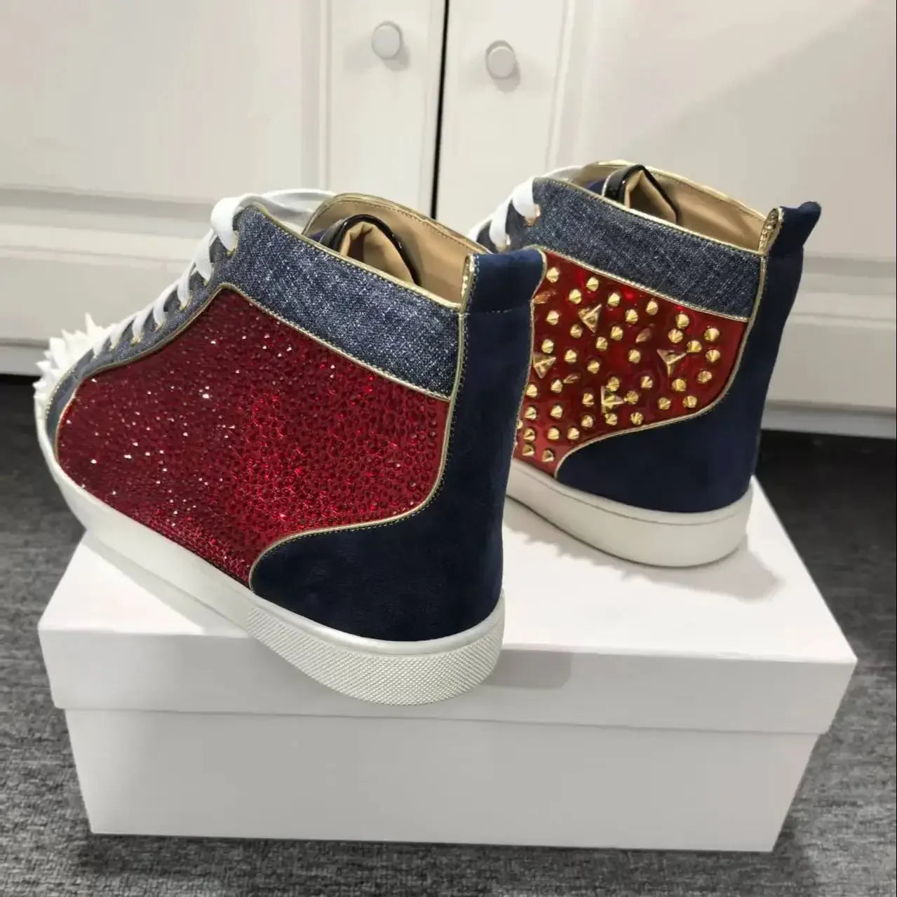 Red Rhinestones Gold Metal Rivets Men's Casual Sports Shoes Round Toe Lace-Up Thick Flat Sole High-Top Sneakers Male Patchwork