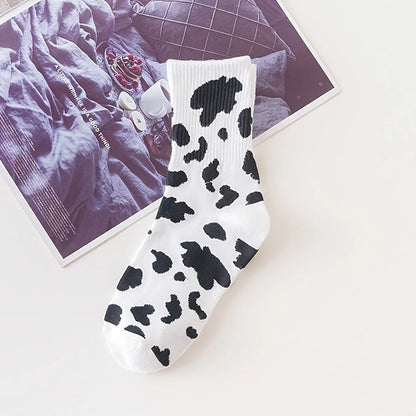 2 Pairs Cow Print Socks–Trendy Black&White Contrast Design,Soft&Skin-Friendly Unisex Crew Socks for Streetwear&Daily Outfits