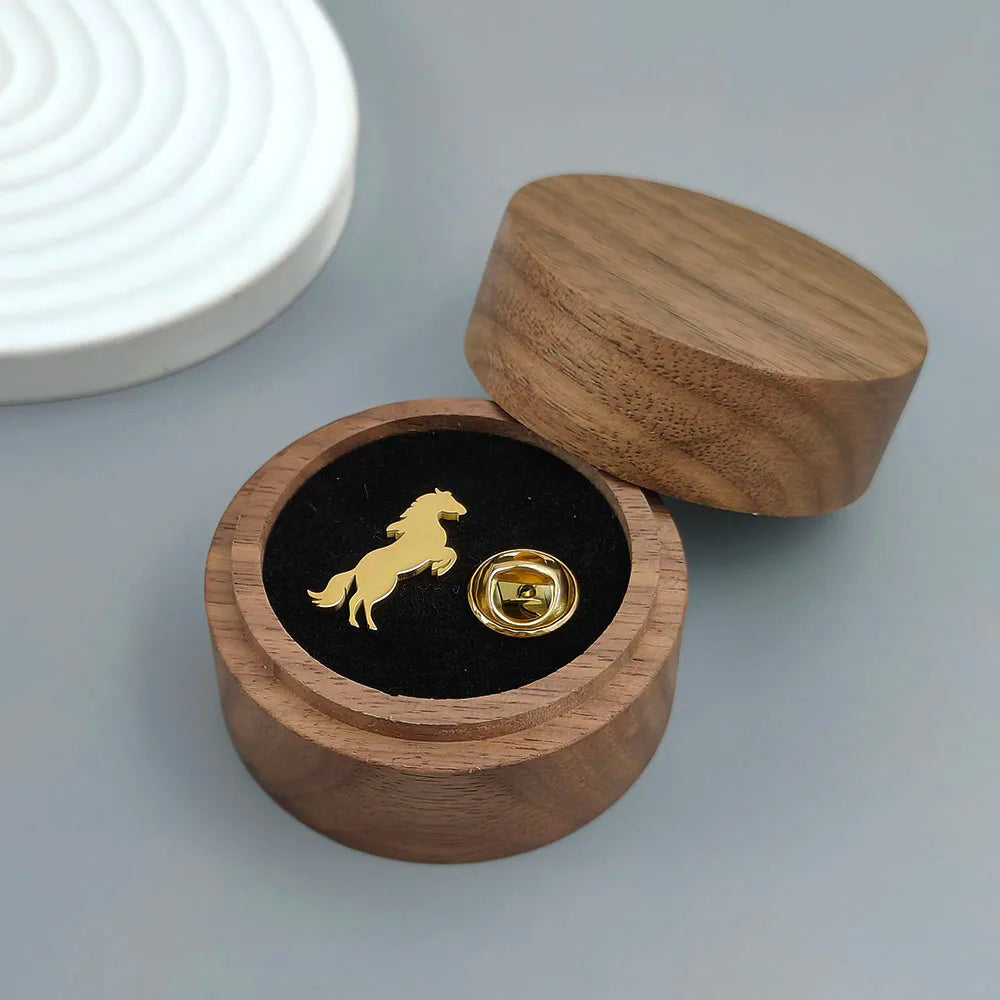 New horse gold-plated 18K stainless steel brooch, waterproof and non-fading badge set, suit lapel pin, wedding party wearing