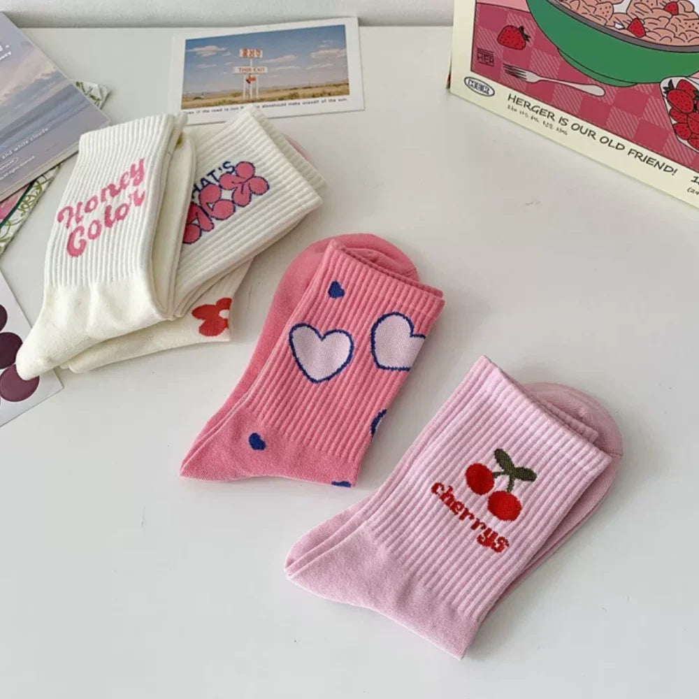 5 Pairs of Women's Summer Ins Trendy Sweat-Absorbent Spring and Autum Cute Heart Flower Letter Socks for Women