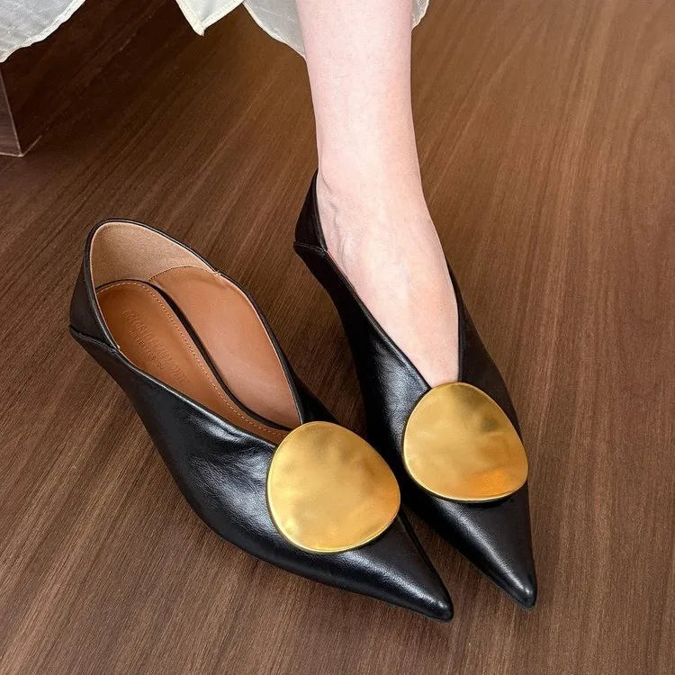 Women's New Low-cut Shoes Spring and Autumn Fashion Metal Decorative Comfortable Lightweight Wear-resistant Casual Shoes.