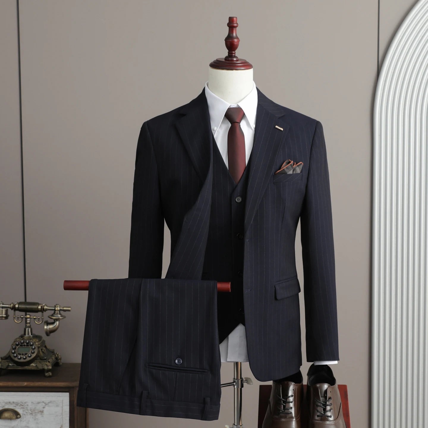 A Stylish and Cool Striped Casual Business Three-Piece Suit Set for the Autumn of 2025, a High-Quality Wedding Suit