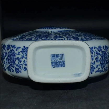 Ceramic Vases Qing Dynasty Qianlong Antiquity China Blue White Porcelain Flower Pot Noble Elegant Ornaments Arts Crafts Archaize