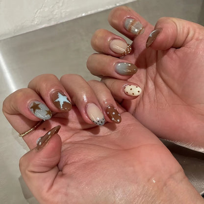 24pcs Red Star Print Fake Nails Sweet Cool Short Almond Press on Nail for Women Wearable Detachable Ins Spice Girl False Nails