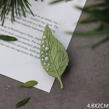 Creative Handmade Exquisite Green Plant Brooch Corsage Woman Retro Pearl Brooches Coat Accessories Jewelry