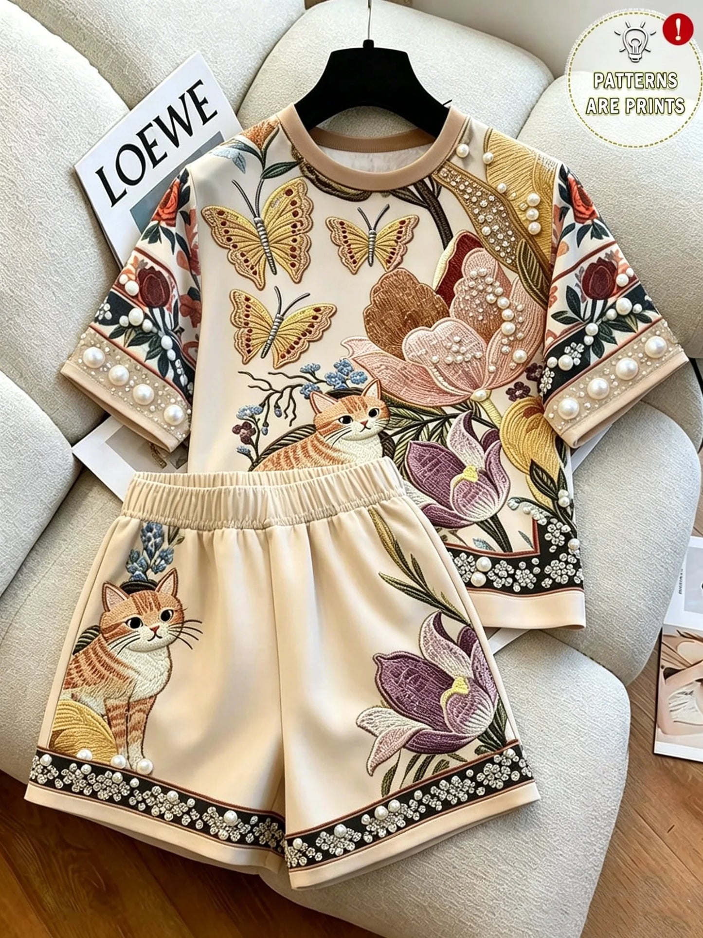 Women's Summer Casual Outfit: Elegant Floral Butterfly and Kitten Print Short-Sleeve Top + Loose Shorts Two-Piece Set, Suitable for Summer Casual Outings, Versatile Clothing