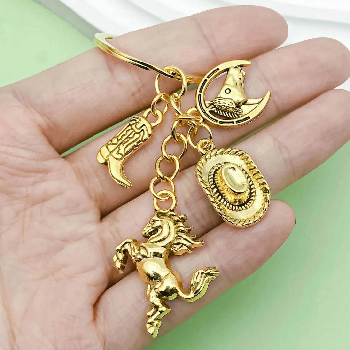 1pc Vintage Western Cowboy Keychain, Alloy Western Horse, Western Hat, Boots Design Key Ring, for Car Keys, Backpacks, Wallets