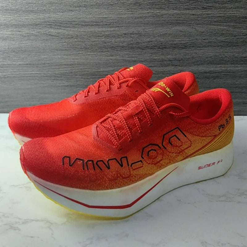 Super Cool Running Shoes For Men Women Red Sport Shoes Unisex Carbon Plate Walking Jogging Shoes Couples Soft Sole Training Shoe