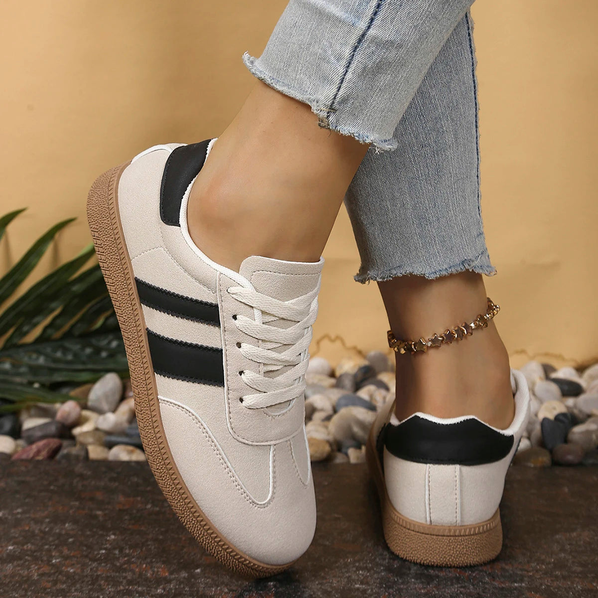 Shoes Woman 2025 Trend Casual Sneakers Comfortable Lace Up Flats Tennis Shoe Breathable Walking Jogging Shoe Zapatillas De Mujer
