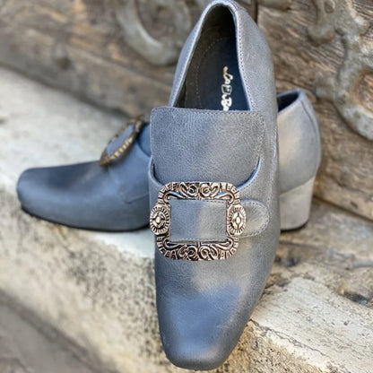 2026 New Men's Shoes Victoria Retro Women High Heels Medieval Renaissance Role Playing Party Shoes Chunky Heel Men Leather Shoes