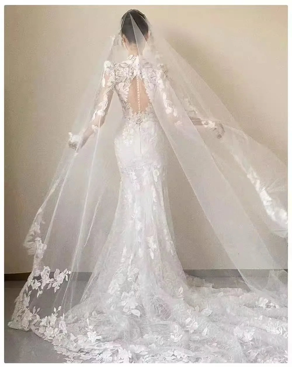 Customized Romantic Appliques Mermaid Wedding Dress Long Sleeves V-neck Backless Bridal Dresses Wedding Party Dress No veil