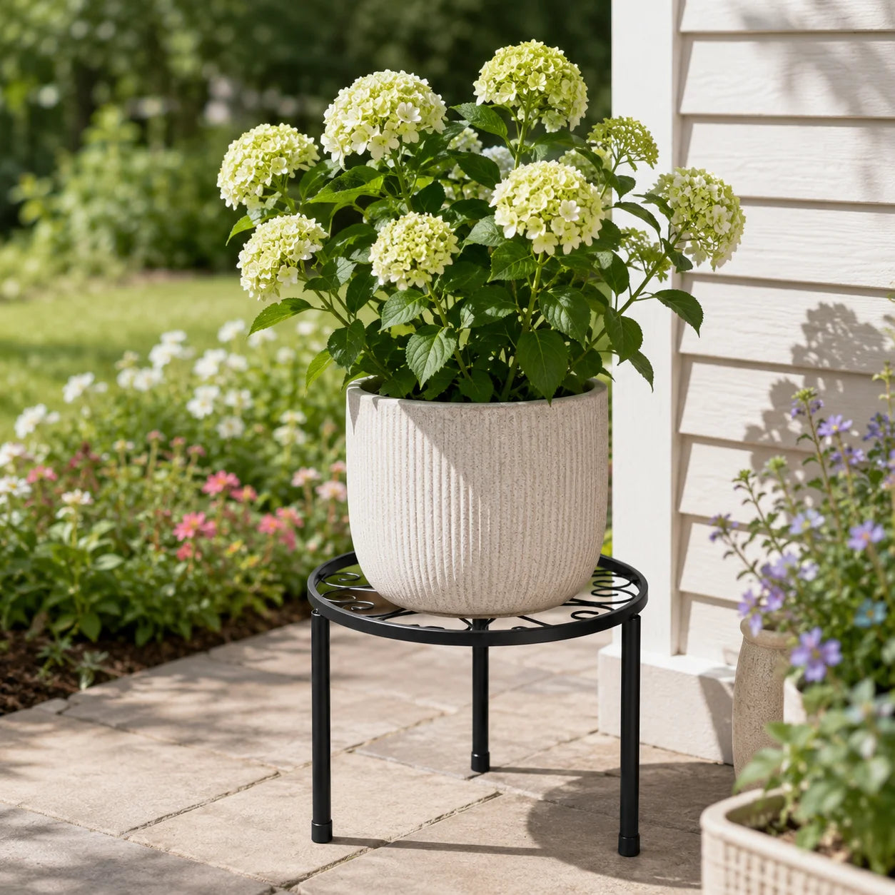 Round Metal Plant Stand, Heavy Duty Black Iron Plant Pot Stand with Raised Edge, Indoor & Outdoor Flower Pot Holder for Living Room, Balcony, Patio & Garden