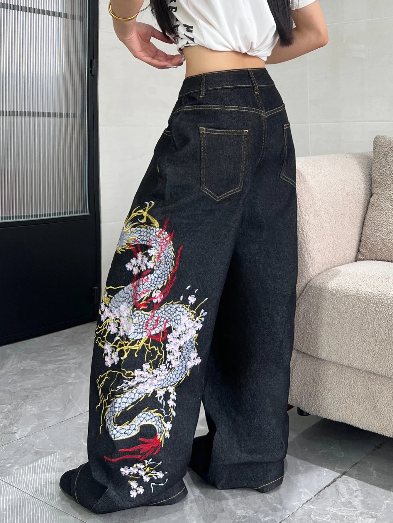 1 Pc American Retro Dragon And Tiger Embroidered Loose Jeans For Women, Street Hip-Hop Fashion Versatile Black Wide-Leg Pants