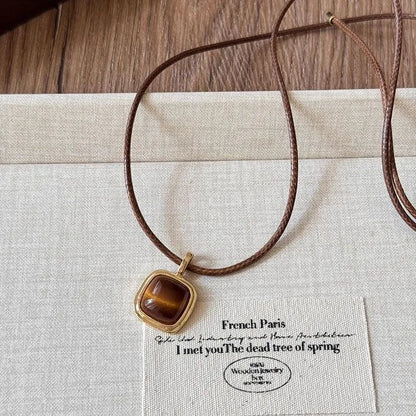 Vintage Leather Brown Stone Sun Pendant Beaded Choker Clavicle Chain Necklace For Women Unique Y2K Personalized Grunge Jewelry
