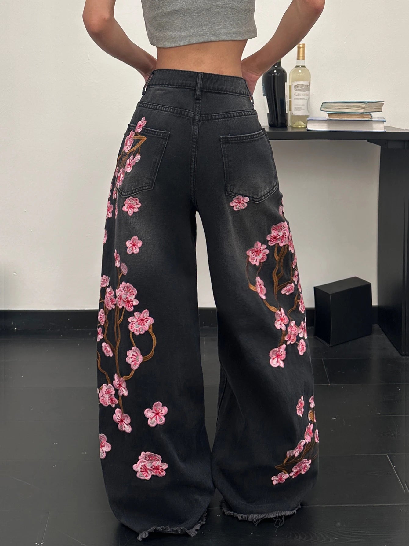 Women's European And American Style Floral Embroidered Black Loose Wide-Leg Jeans, Street Trend, Fashionable And Versatile, Soft And Comfortable High-Waisted Straight Trousers
