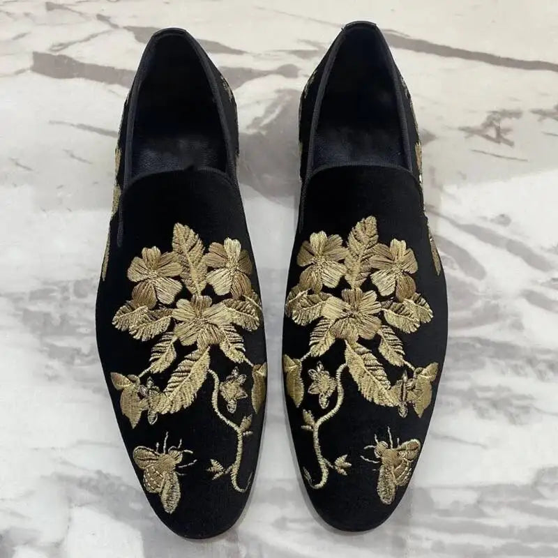 2026 New Loafers Men Fashion Black Imitation Suede Gold Embroidery Flower Business Casual Shoes Sapatos Para Hombre