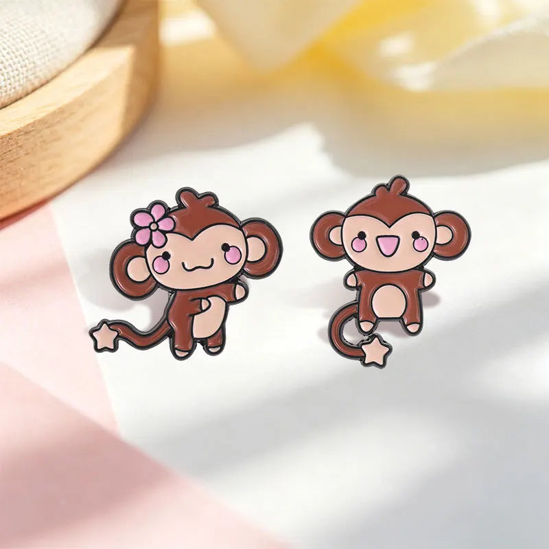 Cute Monkey Enamel Pins Cartoon Star Tail Ape Floral Kawaii Animal Brooches Lapel Backpack Badge Fashion Jewelry Gift for Friend