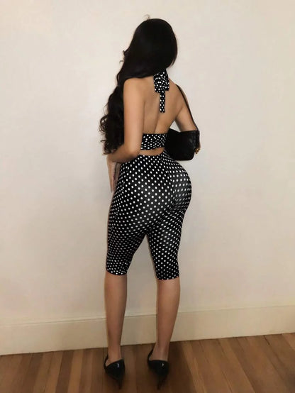 Millennial Hot Girl Polka Dot Slim-Fit Set: Halter Neck Backless Crop Top and Tight-Fitting Hip-Hugging Mid-Length Shorts That Accentuate the Figure, Two-Piece Set