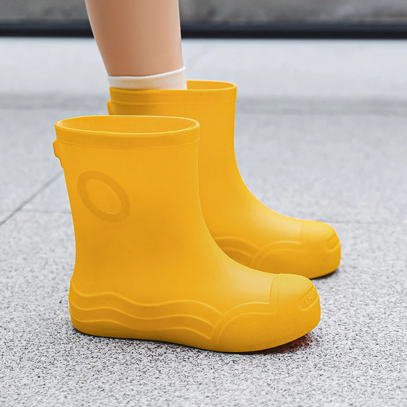 Lightweight rain boots for women, mid tube Japanese rain boots, anti slip, waterproof, wear-resistant thick soled rubber shoes,