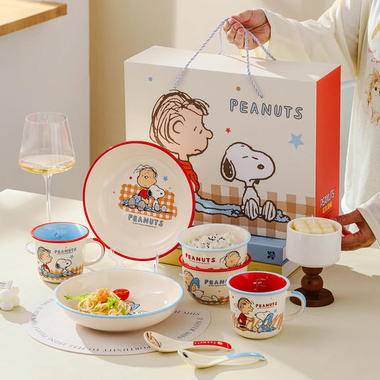 New 4Pcs Cute Cartoon Snoopy Ceramic Tableware Gift Box Set Cup Spoon Bowl Plate Heatable Beautiful Tableware Kid Birthday Gift