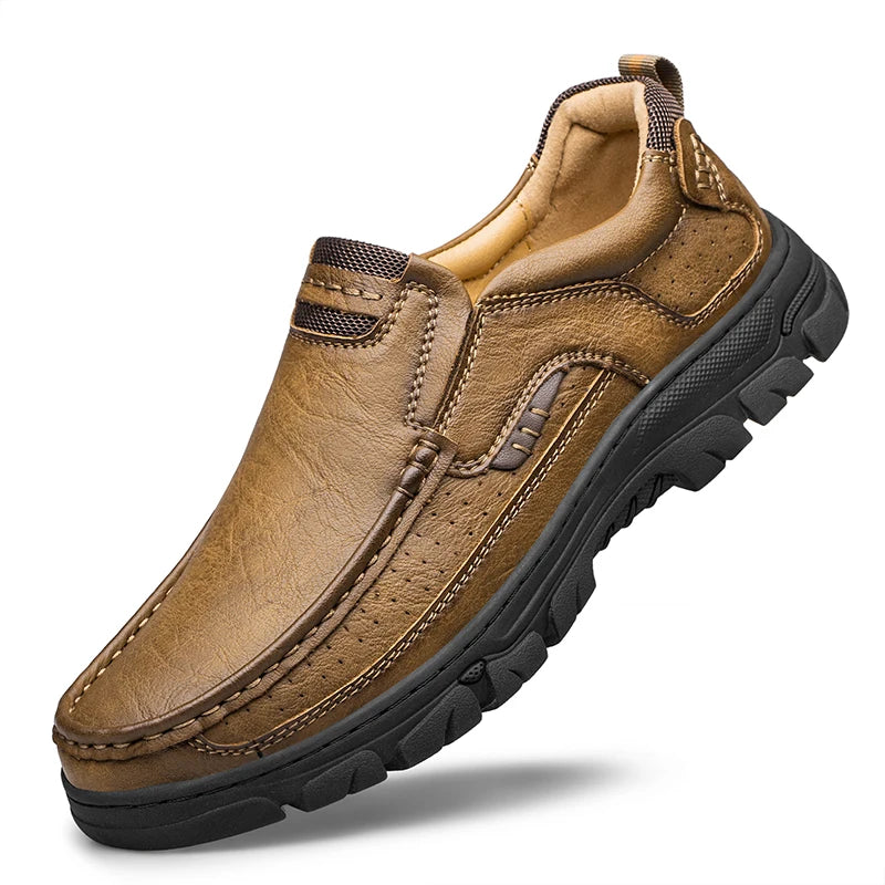 CLOHOOMen's Casual Loafers Handmade Breathable Leather Shoes with Thick Rubber Sole Comfortable Footwear Classic Hand Sewn Seams
