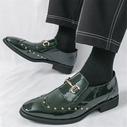 New Gold Green Pointed Rock Rivet Loafter For Men Fashion Brand Designer Casual Dress Homecoming Shoes Formal Wedding Footwear