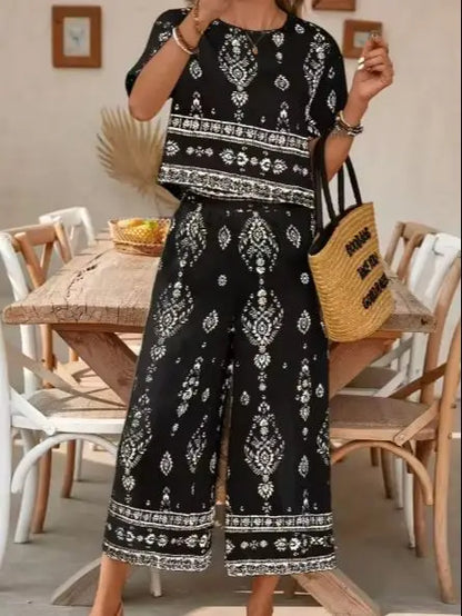 Women's Retro Ethnic Print Two-Piece Set Casual Short-Sleeved Top with 3/4 Length Pants Suit