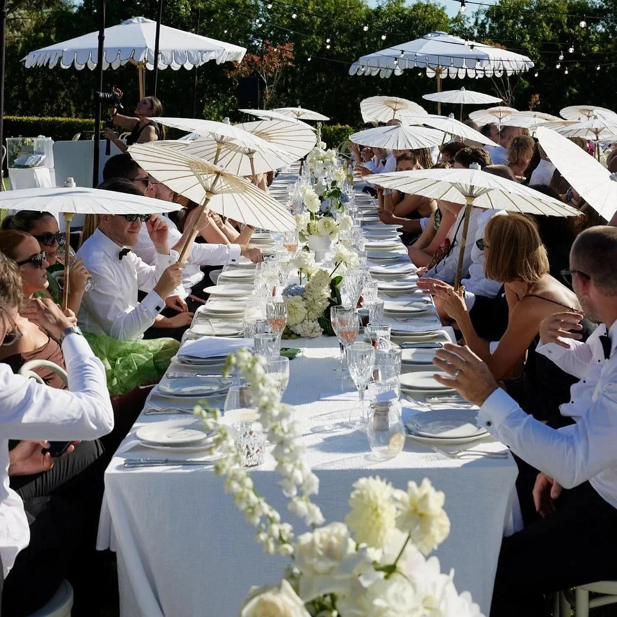 6-50Pcs 23.6/33Inches Wedding Paper Umbrellas White Parasols Bulk for Wedding Guests Bridal Party Decor Photo Props DIY Painting