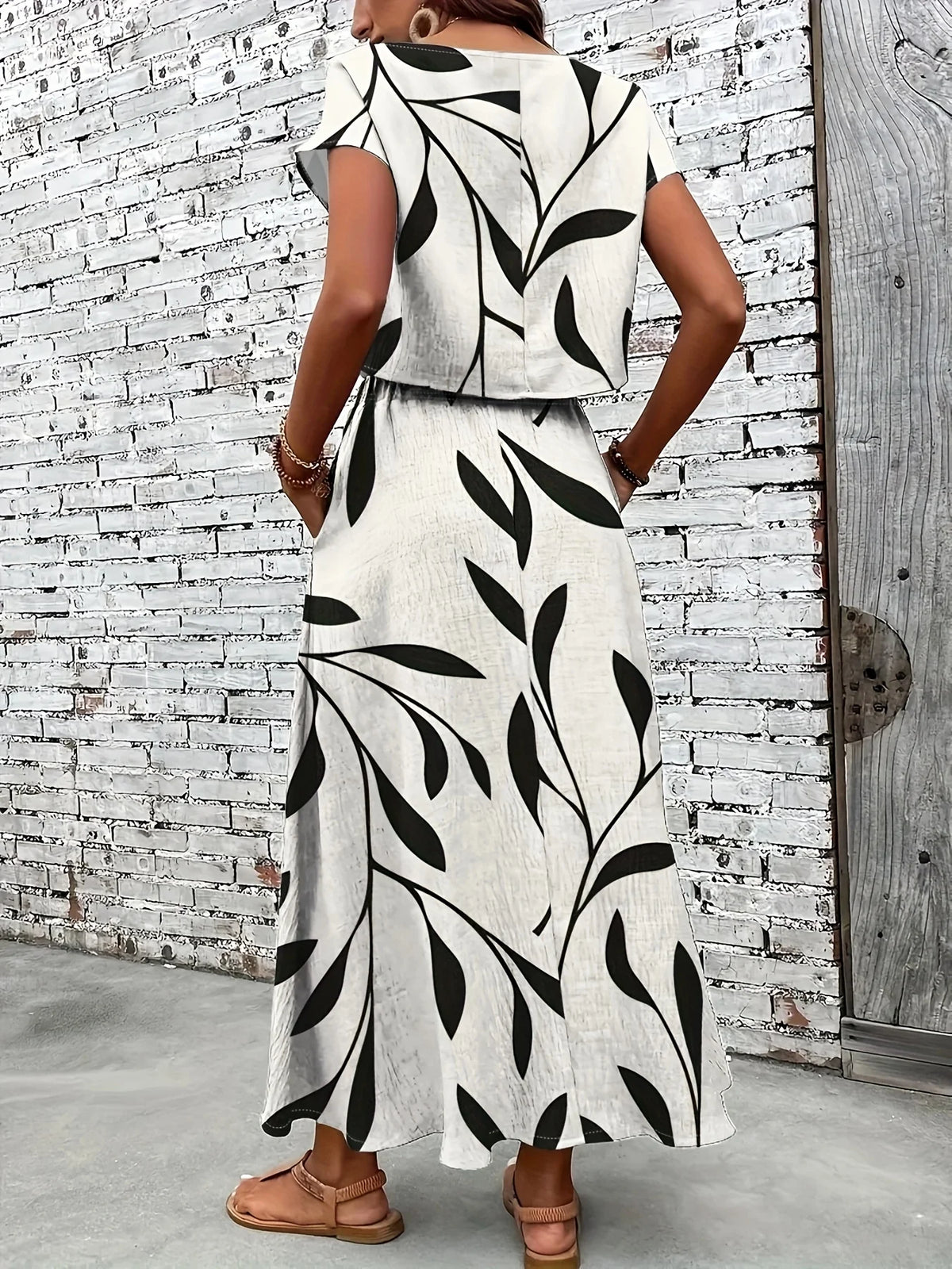 Plus Size Women's Black Leaf Print Short Sleeve Top + Maxi Skirt 2-Piece Set - Casual Daily Style (0XL-4XL)