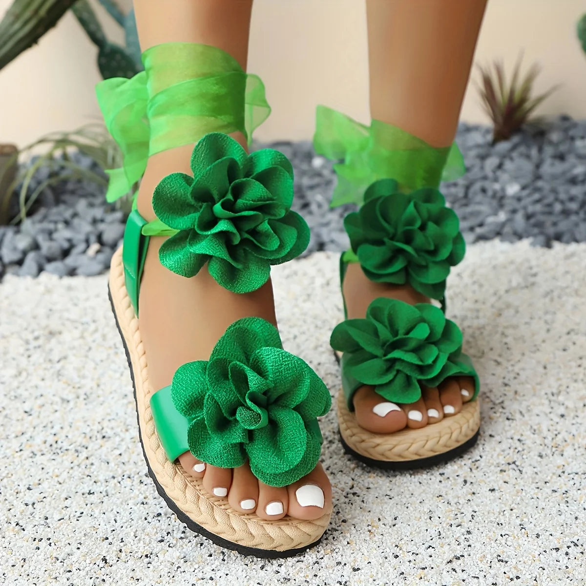 "Fairy-Style" Women's Platform Lace-Up Sandals: Adorned with Floral Accents for a Look That Is Both Cute and Elegant