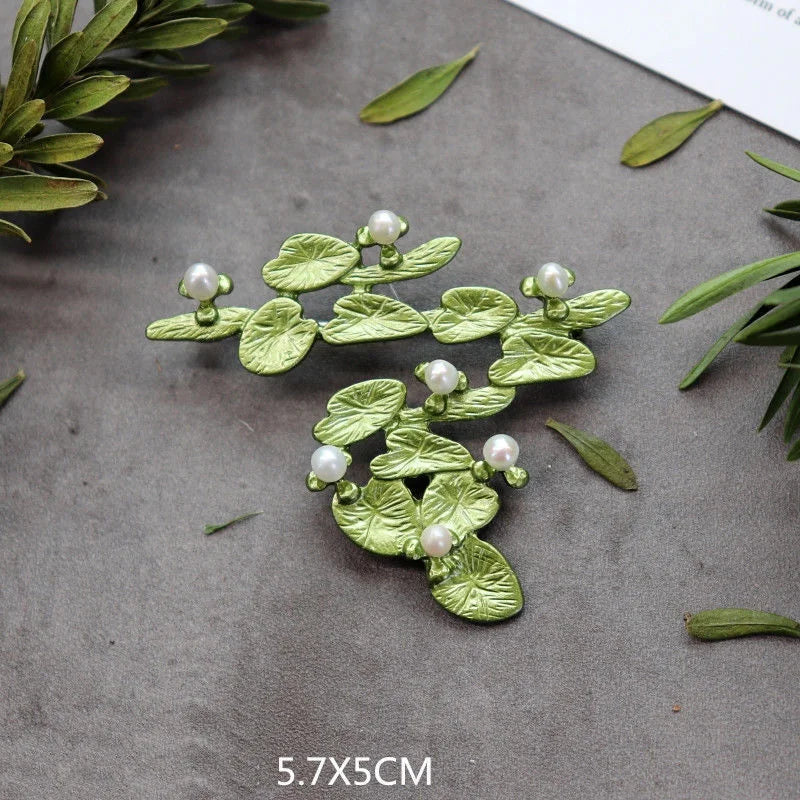 Creative Handmade Exquisite Green Plant Brooch Corsage Woman Retro Pearl Brooches Coat Accessories Jewelry