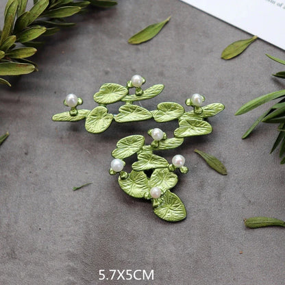 Creative Handmade Exquisite Green Plant Brooch Corsage Woman Retro Pearl Brooches Coat Accessories Jewelry
