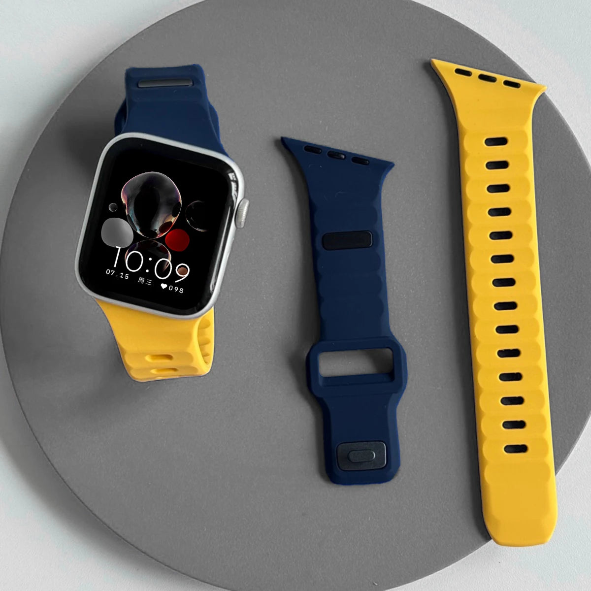 Silicone Sport Band for Apple Watch Ultra 3/2 49mm 42 44 38 40 41mm Two Tone Adjustable Strap for Iwatch S11 10 9 8 7 6 SE3 Belt