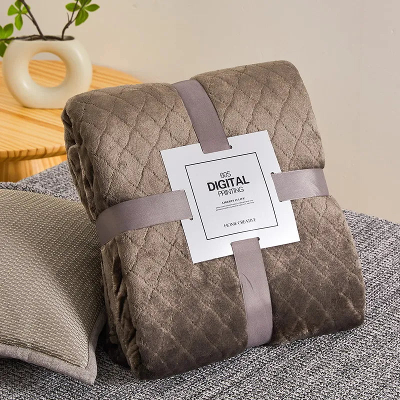 Fluffy Coral Velvet Blanket Flannel Plush Comfortable Thickened and Warm Soft Sofa Throw Blanket for Air-Conditioned Room Luxury