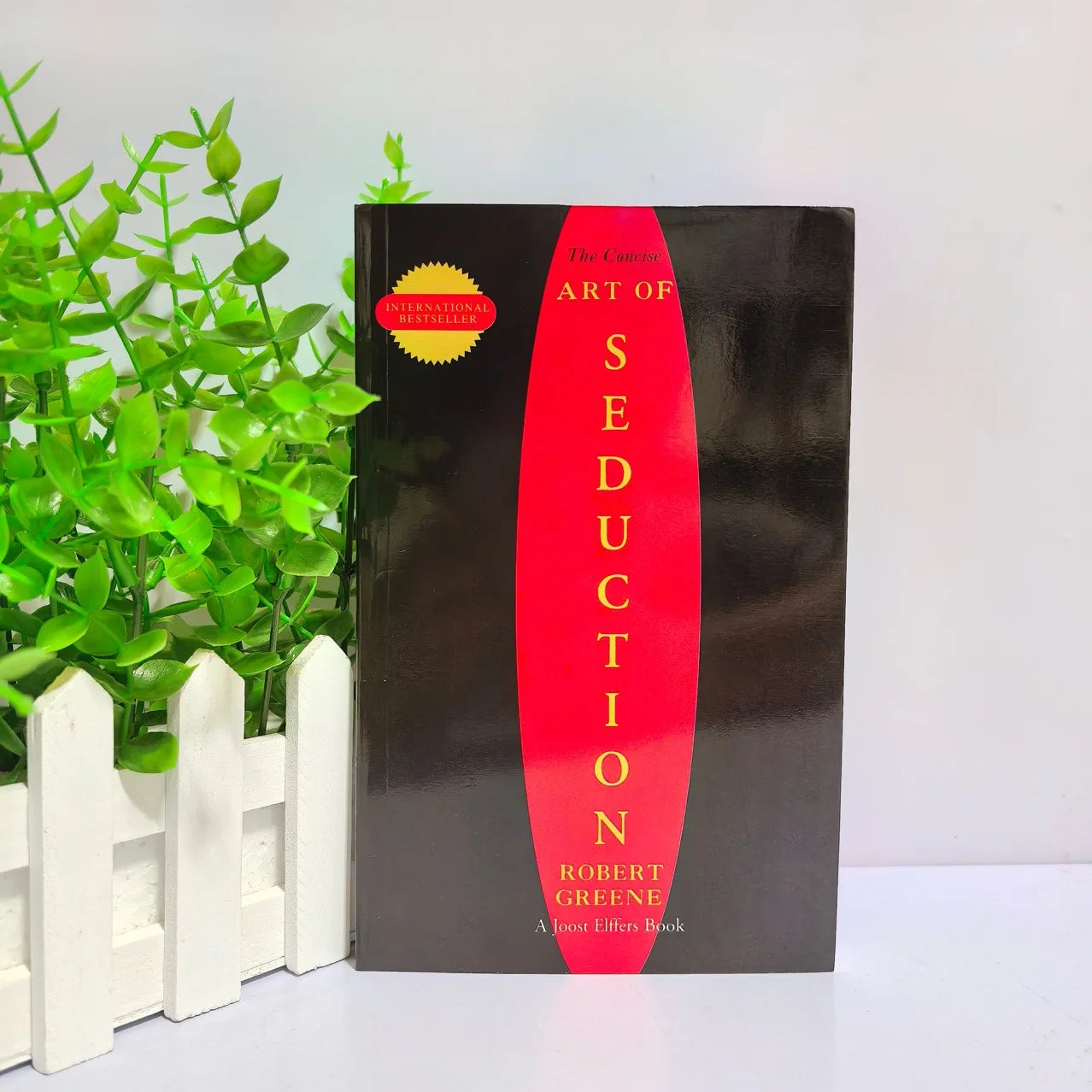 The Concise Art of Seduction: Master the Psychology of Attraction & Influence with Robert Greene's Powerful Strategies Guide